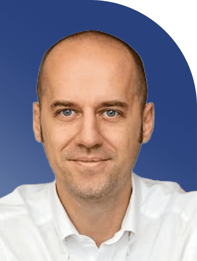 https://api.matena.am/storage/media/326/Remigiusz-Smolinski.png